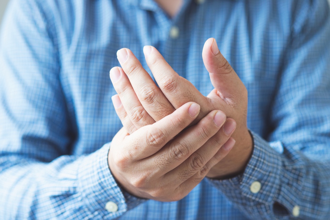 Hand met pijn - Dupuytren behandeling